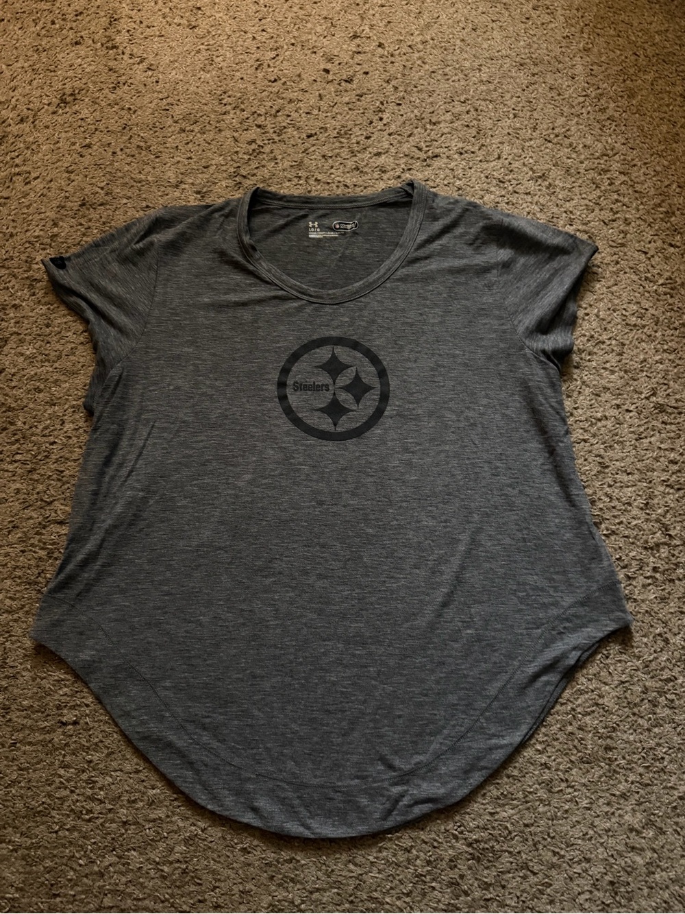 Under Armour Women’s Gray Pittsburgh Steelers Graphic Tee